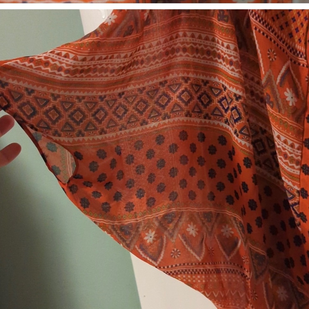 Francesca's Bird Cage sheer orange Paisley boho open front top batwing kimono - Picture 5 of 8